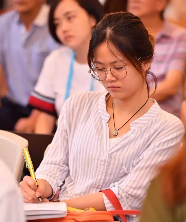 上海的都会更新，，，，，，地标性修建