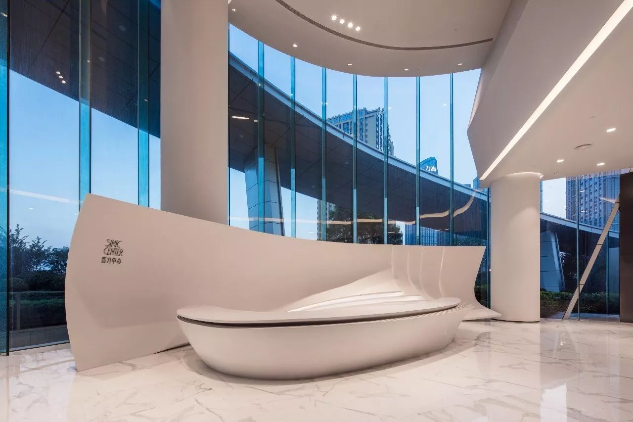 新力地产与bb电子游戏官网为南昌新力中心打造了4.2m高阔层高、地下双层超大专属车库