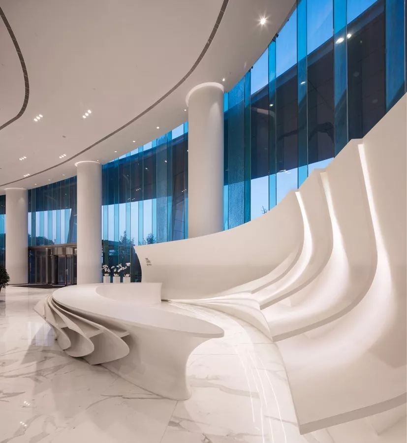 新力地产与bb电子游戏官网为南昌新力中心打造了4.2m高阔层高、地下双层超大专属车库